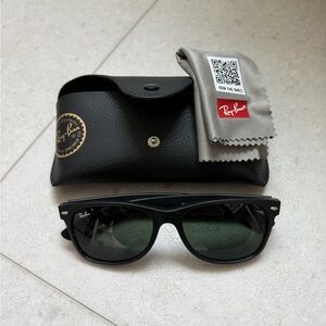 Ray-Ban Classic Black Sunglasses with Case